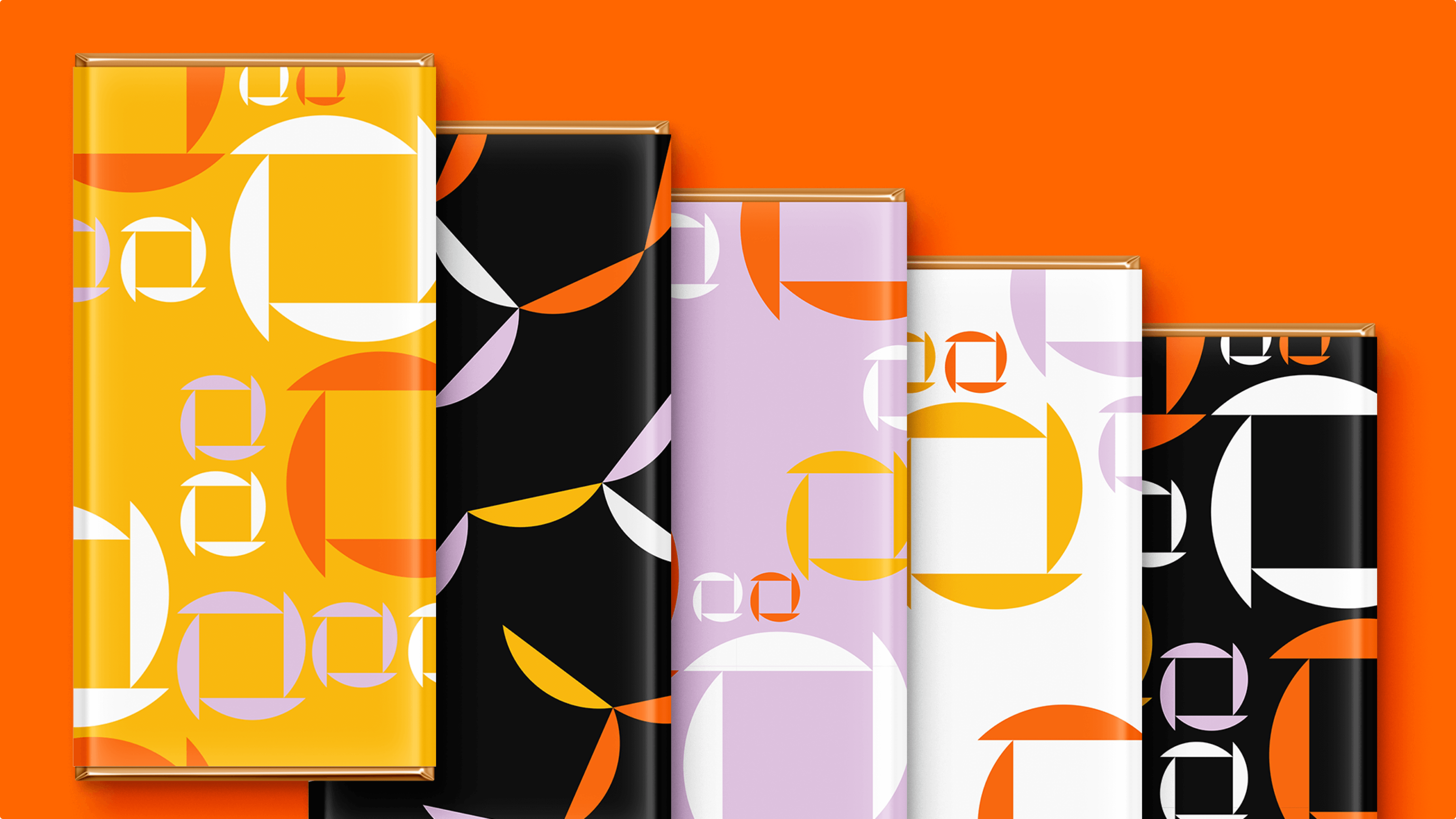 Omniva branding on wrapping paper